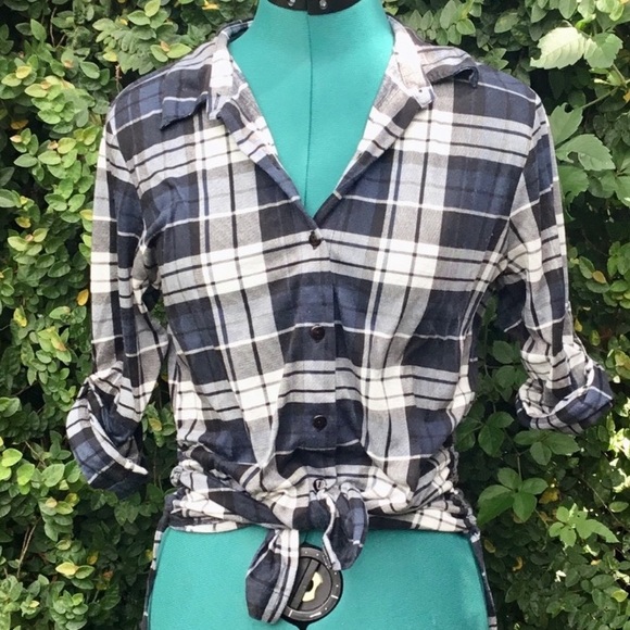 Love Potion Plaid Flannel Crop Convertible Button Down - Picture 9 of 12